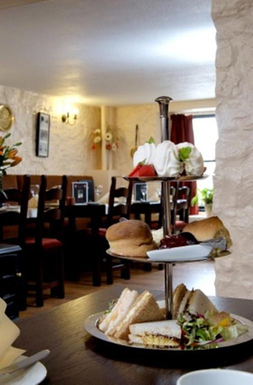 The Robertson Arms Hotel Carnwath Εξωτερικό φωτογραφία
