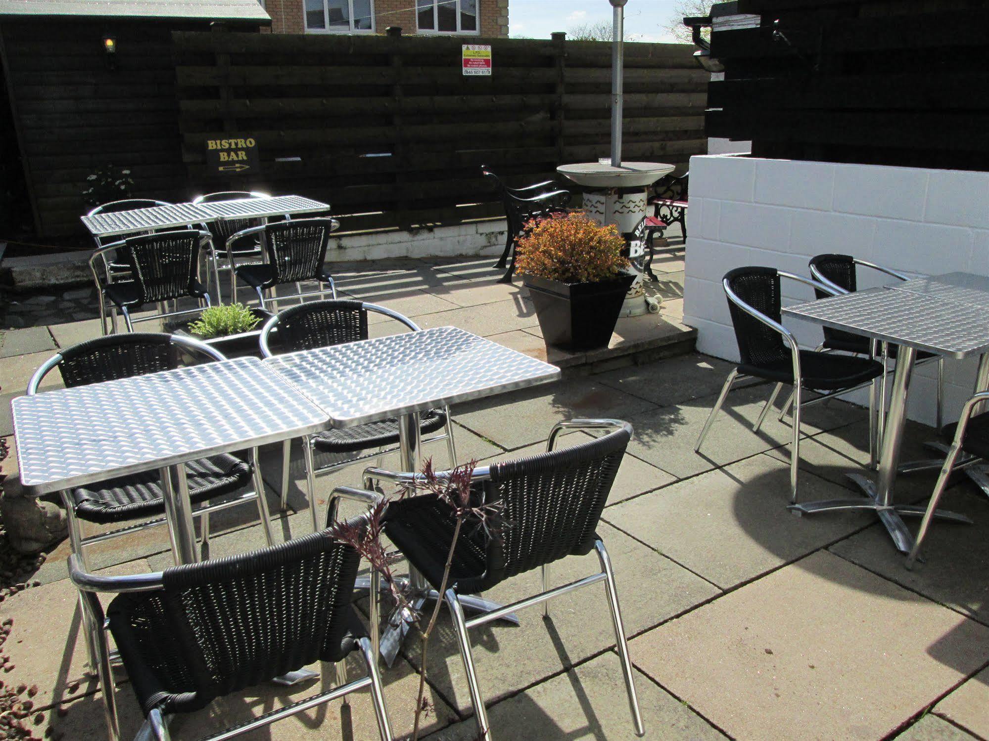 The Robertson Arms Hotel Carnwath Εξωτερικό φωτογραφία